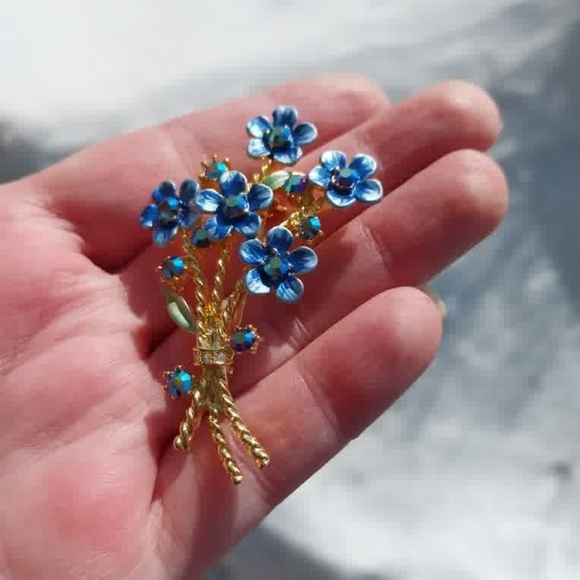 Vintage Gold-Tone Blue Enamel Forget-me-not Bouquet Brooch - Picture 3 of 9